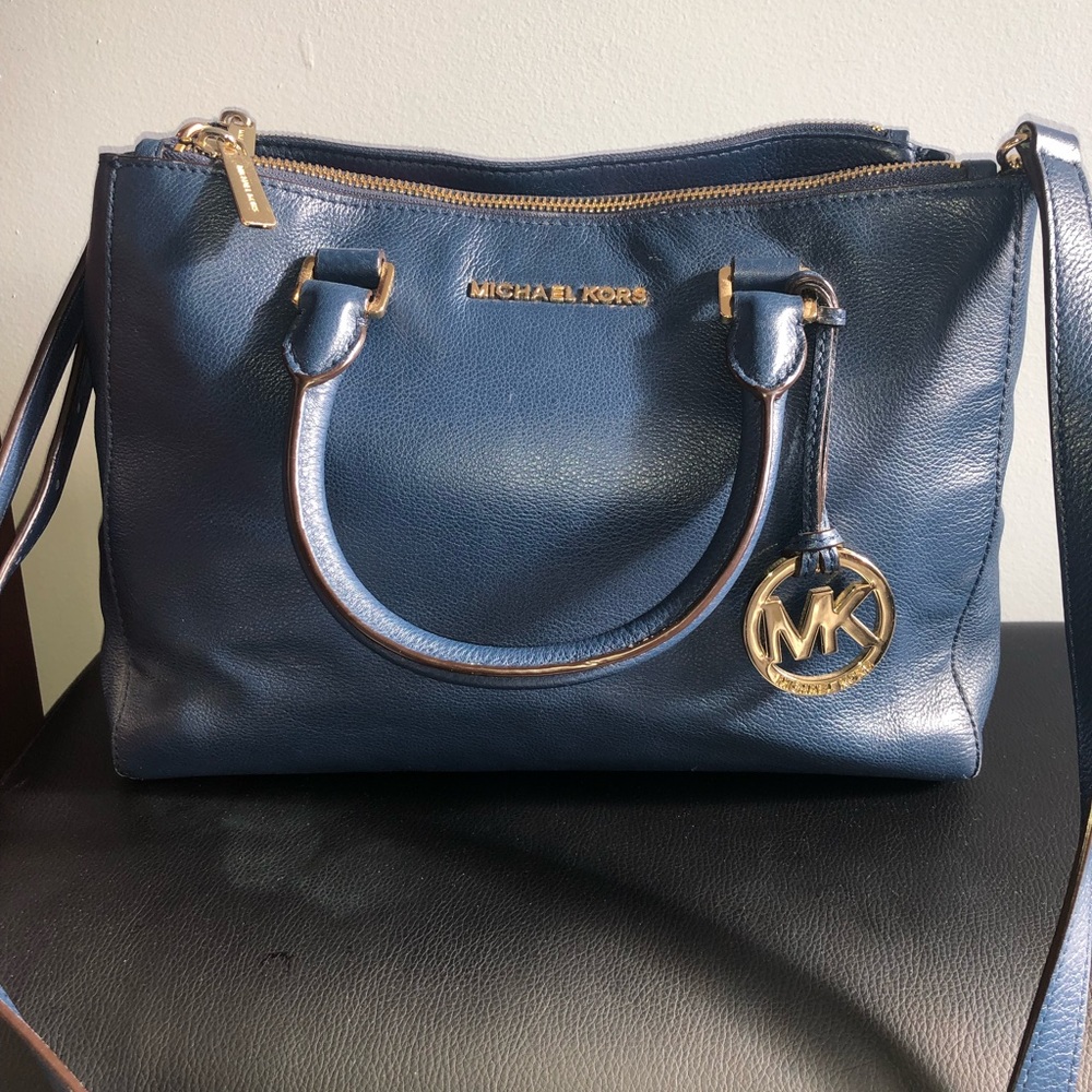 ✨MICHAEL KORS DOUBLE ZIPPER PURSE